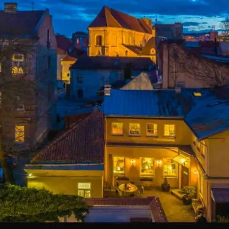 Center, Free Parking, 4a